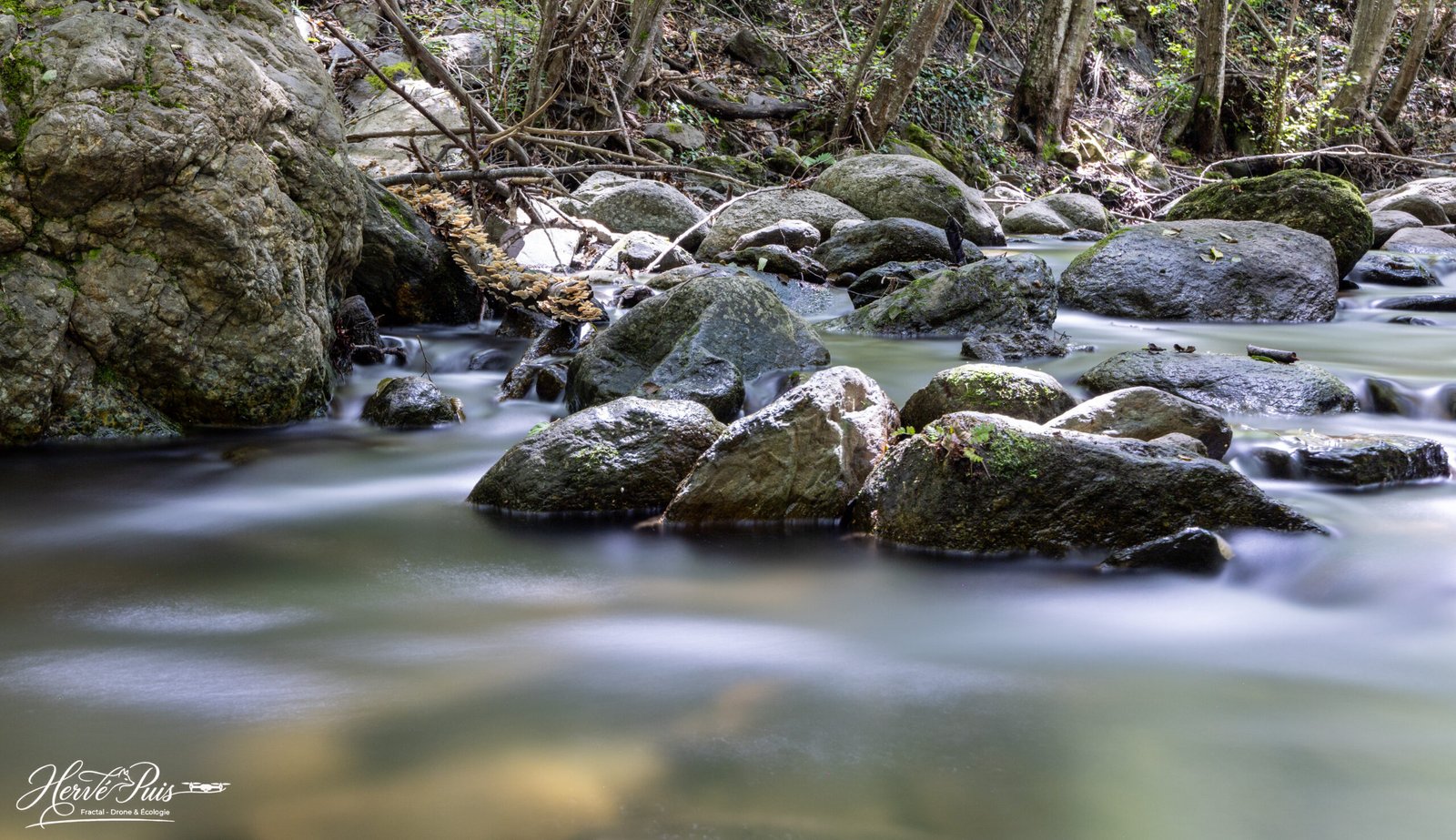 Photo d'une rivière des Pyrénées
